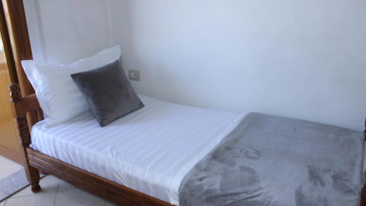 Deni'S Family Apartment In New Blvd Tirana 0*,  Albánie